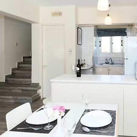 Beautiful Maisonette At Very Quiet Area Between And Konnos! Ferienhaus *