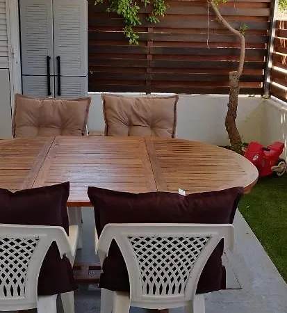 בית נופש Beautiful Maisonette At Very Quiet Area Between And Konnos! פרוטאראס