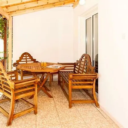 Beautiful Maisonette At Very Quiet Area Between And Konnos! פרוטאראס