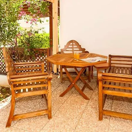 בית נופש Beautiful Maisonette At Very Quiet Area Between And Konnos!