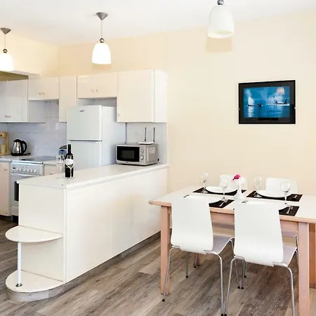 Beautiful Maisonette At Very Quiet Area Between And Konnos! * פרוטאראס