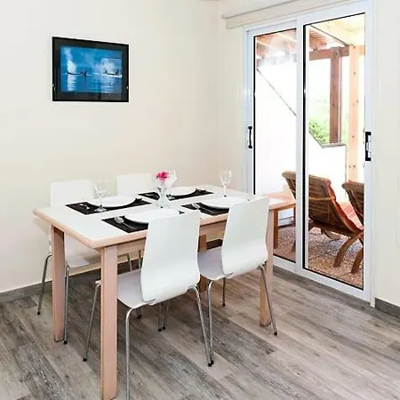 Beautiful Maisonette At Very Quiet Area Between And Konnos!